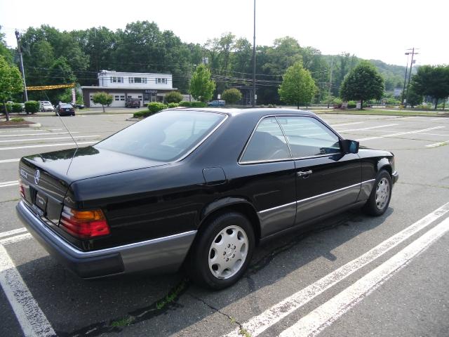 Mercedes-Benz 300 1993 photo 5