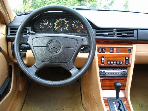 Mercedes-Benz 300 1993 photo 5