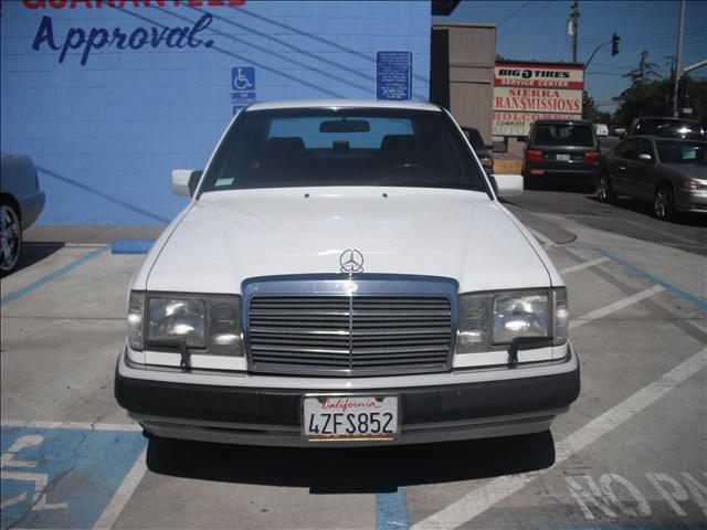 Mercedes-Benz 300 XLS Sedan