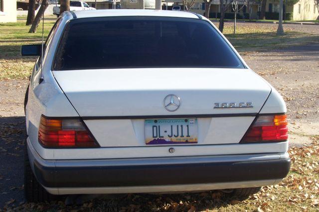 Mercedes-Benz 300 1993 photo 1