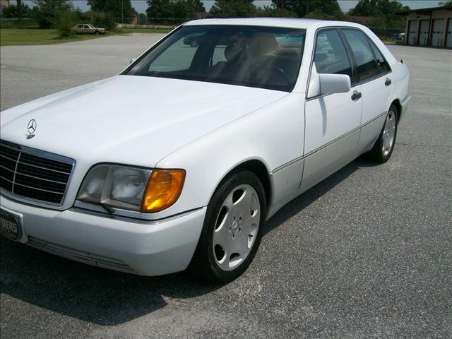 Mercedes-Benz 300 1993 photo 1