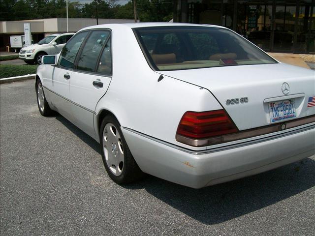 Mercedes-Benz 300 1993 photo 2