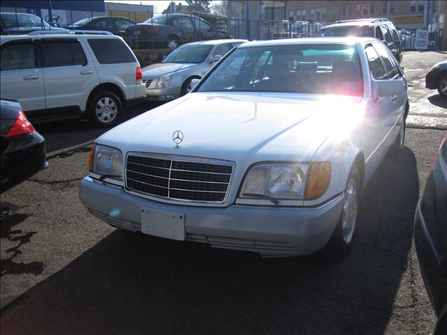 Mercedes-Benz 300 1993 photo 3