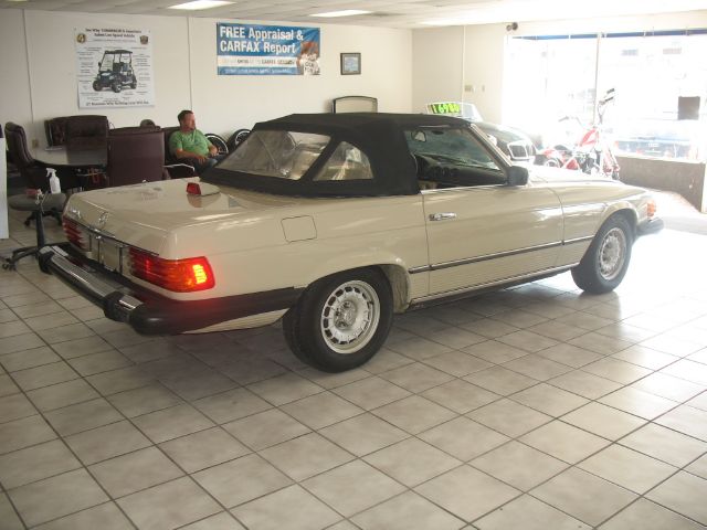 Mercedes-Benz 380 1981 photo 4