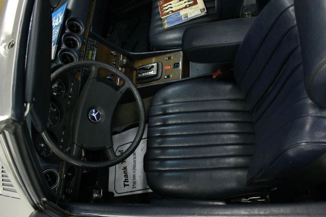 Mercedes-Benz 380 1983 photo 13