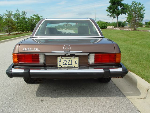 Mercedes-Benz 380 1983 photo 4