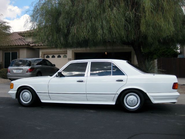 Mercedes-Benz 380 1984 photo 18