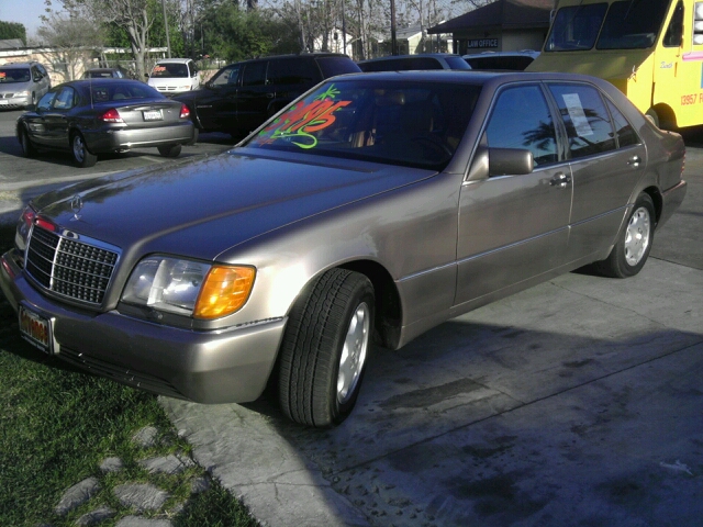 Mercedes-Benz 500 FX4 Supercab 5.5-ft Box 4WD Sedan