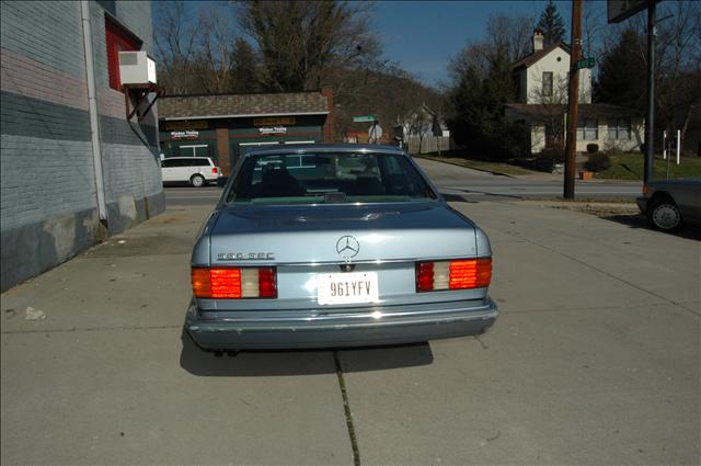 Mercedes-Benz 560 1986 photo 1