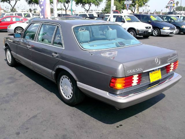 Mercedes-Benz 560 1986 photo 1