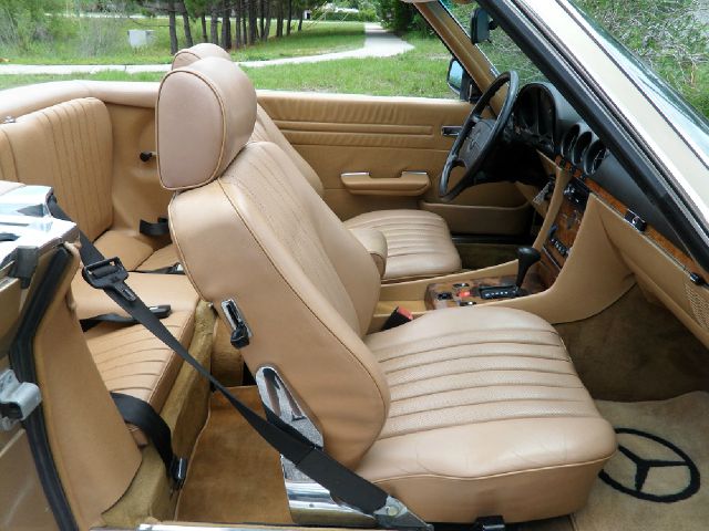 Mercedes-Benz 560 1986 photo 17