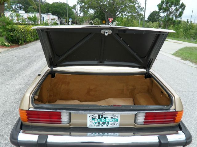 Mercedes-Benz 560 1986 photo 6