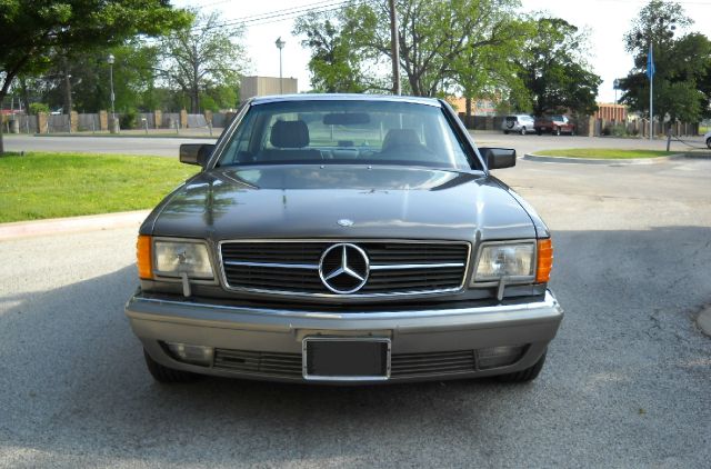 Mercedes-Benz 560 1986 photo 18