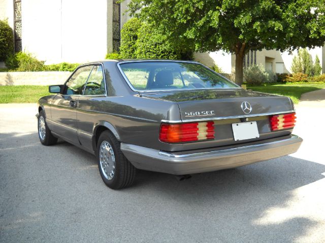 Mercedes-Benz 560 1986 photo 4