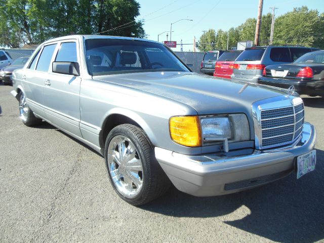 Mercedes-Benz 560 1988 photo 1