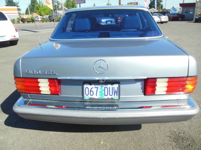 Mercedes-Benz 560 1988 photo 10