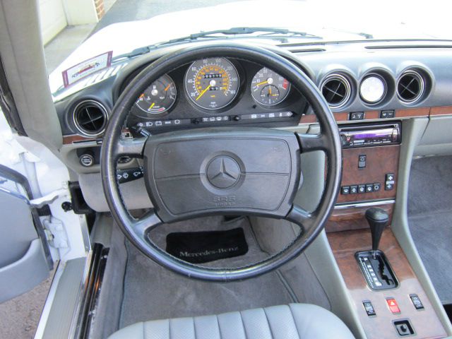 Mercedes-Benz 560 1989 photo 4