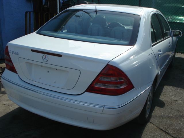 Mercedes-Benz C-Class Series 4 Sedan