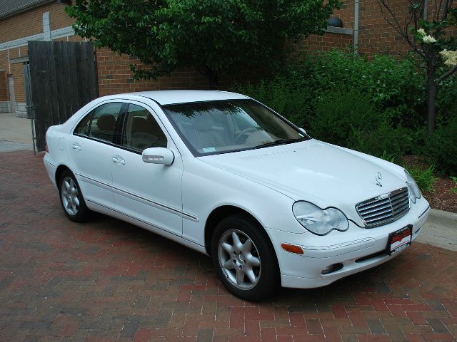 Mercedes-Benz C-Class 3.2 TL - Extra Sharp Sedan