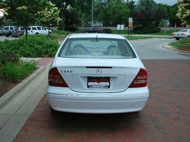 Mercedes-Benz C-Class 2001 photo 3