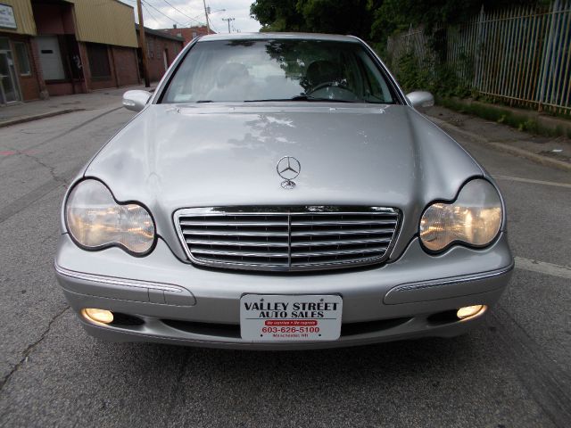 Mercedes-Benz C-Class Series 4 Sedan