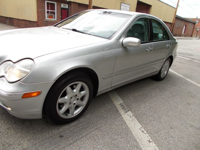 Mercedes-Benz C-Class 2001 photo 1