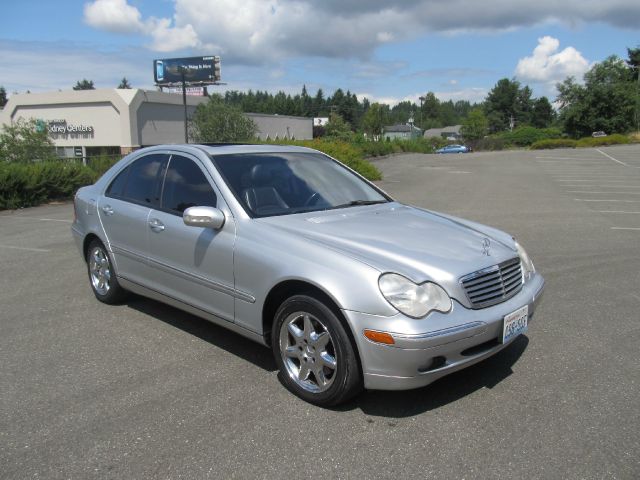 Mercedes-Benz C-Class 2001 photo 2