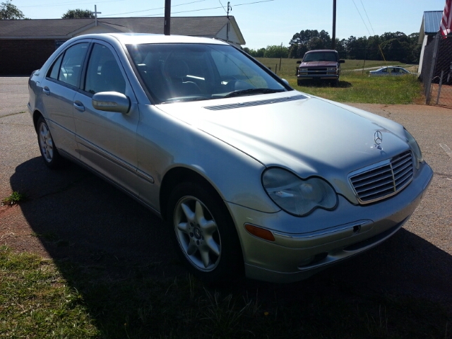 Mercedes-Benz C-Class 2001 photo 2