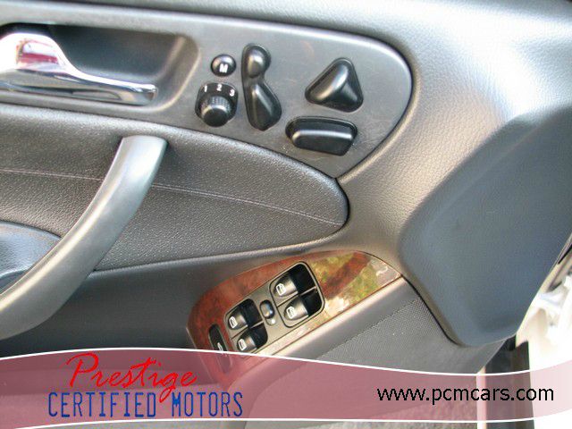 Mercedes-Benz C-Class 2001 photo 19