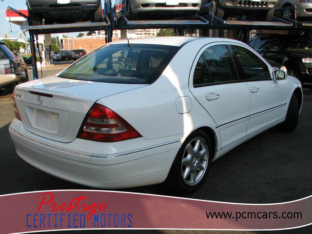 Mercedes-Benz C-Class 2001 photo 22