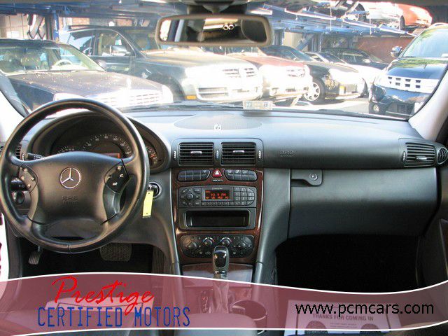 Mercedes-Benz C-Class 2001 photo 28