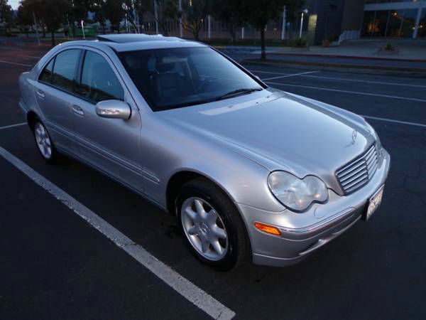 Mercedes-Benz C-Class 2002 photo 2