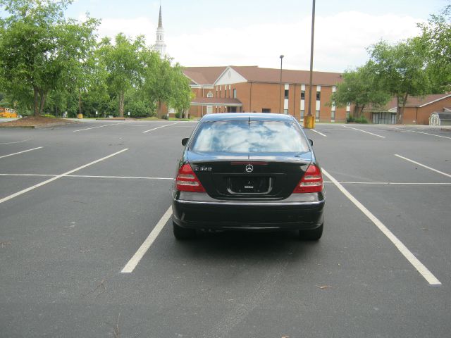 Mercedes-Benz C-Class 2002 photo 2