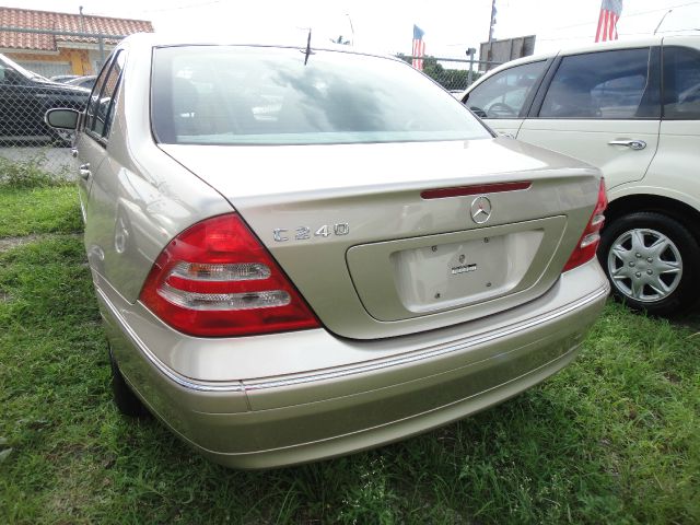 Mercedes-Benz C-Class 2002 photo 2