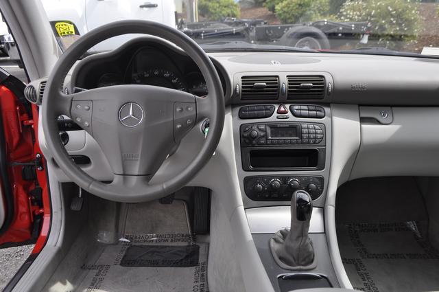 Mercedes-Benz C-Class 2002 photo 3