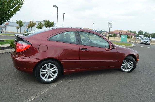 Mercedes-Benz C-Class 2002 photo 2