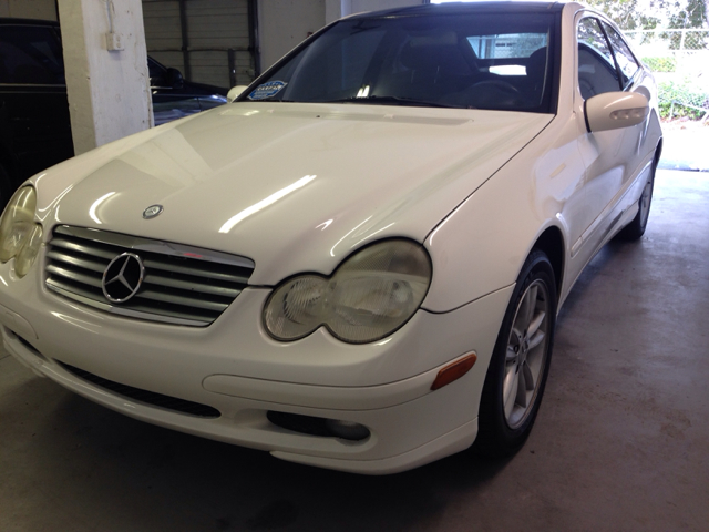 Mercedes-Benz C-Class 2002 photo 2