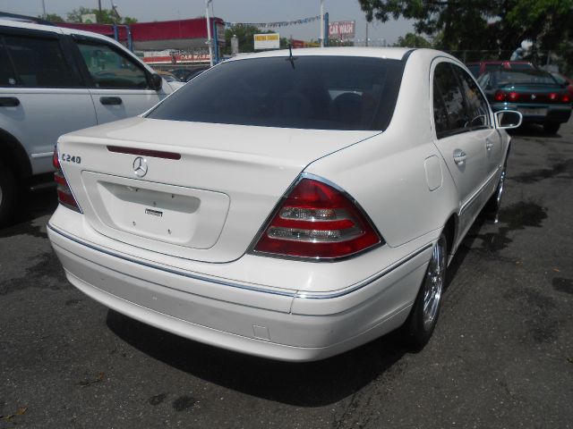 Mercedes-Benz C-Class 2002 photo 19