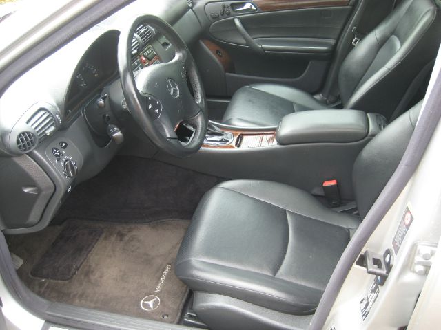 Mercedes-Benz C-Class 2002 photo 10