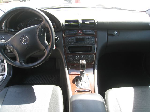 Mercedes-Benz C-Class 2002 photo 3