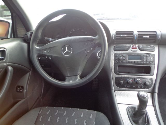 Mercedes-Benz C-Class 2002 photo 4