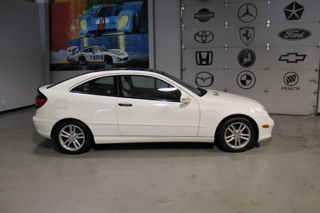 Mercedes-Benz C-Class 2002 photo 1