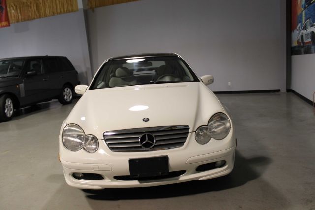 Mercedes-Benz C-Class 2002 photo 2