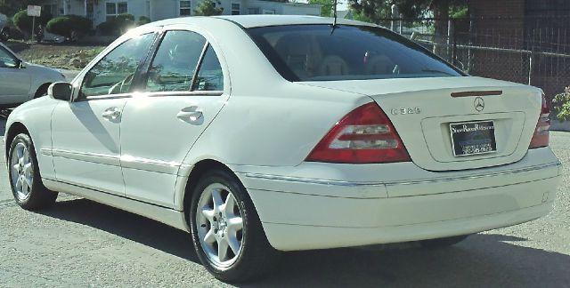 Mercedes-Benz C-Class 2002 photo 19