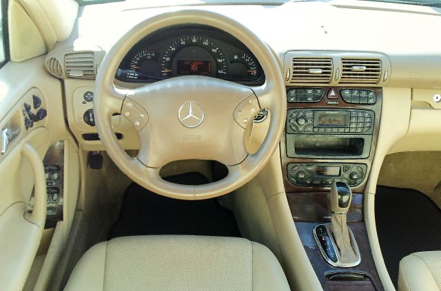 Mercedes-Benz C-Class 2002 photo 3