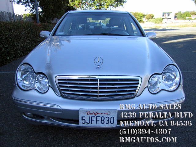 Mercedes-Benz C-Class 2002 photo 2