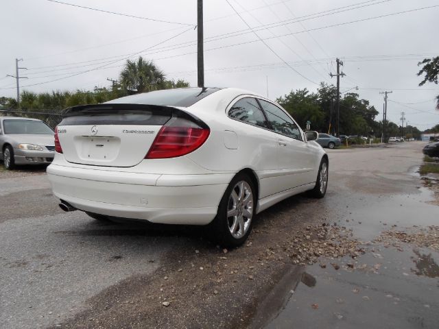 Mercedes-Benz C-Class 2002 photo 13