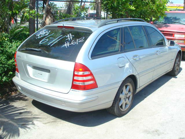 Mercedes-Benz C-Class 2002 photo 1