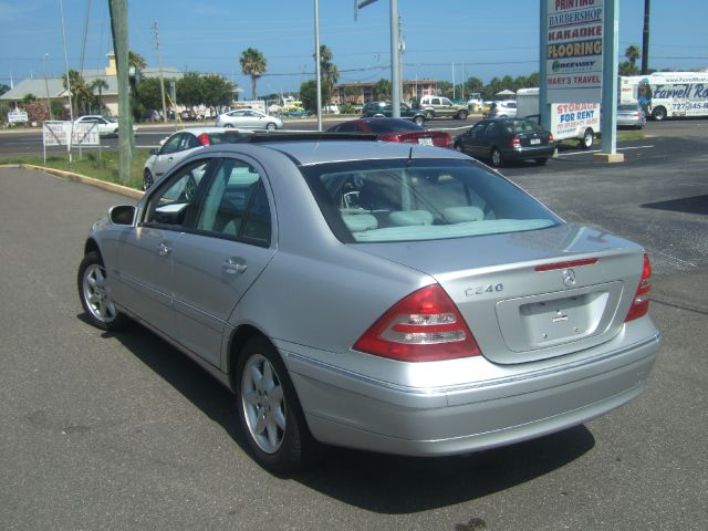 Mercedes-Benz C-Class 2002 photo 3