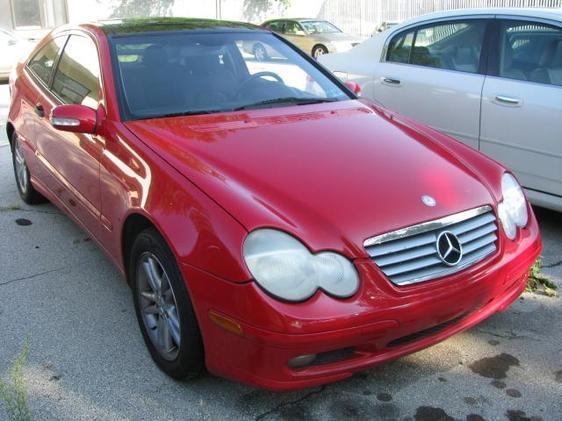 Mercedes-Benz C-Class 2002 photo 2